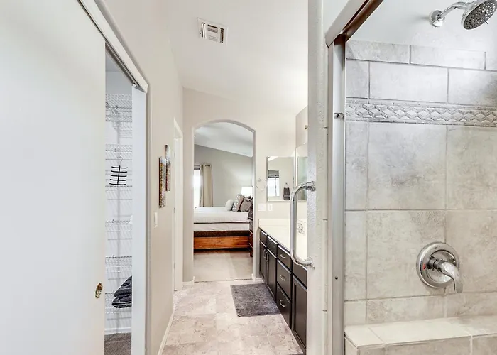 1 Mi To Golf: Mtn-view Gem W/ Patio In