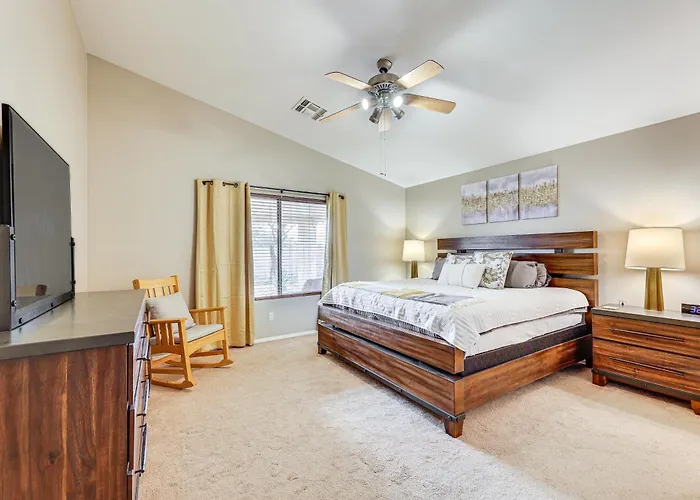 1 Mi To Golf: Mtn-view Gem W/ Patio In