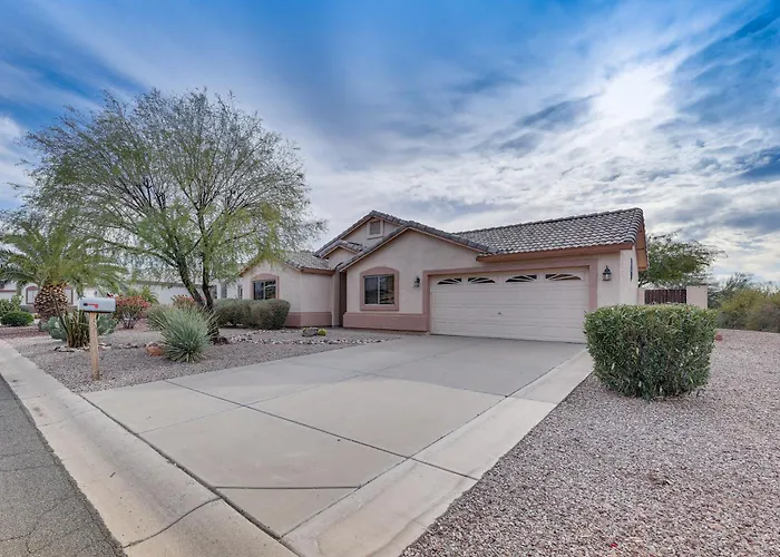 Holiday home 1 Mi To Golf: Mtn-view Gem W/ Patio In
